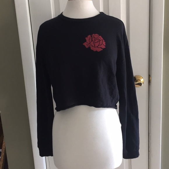 FASHION NOVA CROP TOP W/ ROSE FLOWER SIZE 1X - Picture 1 of 7